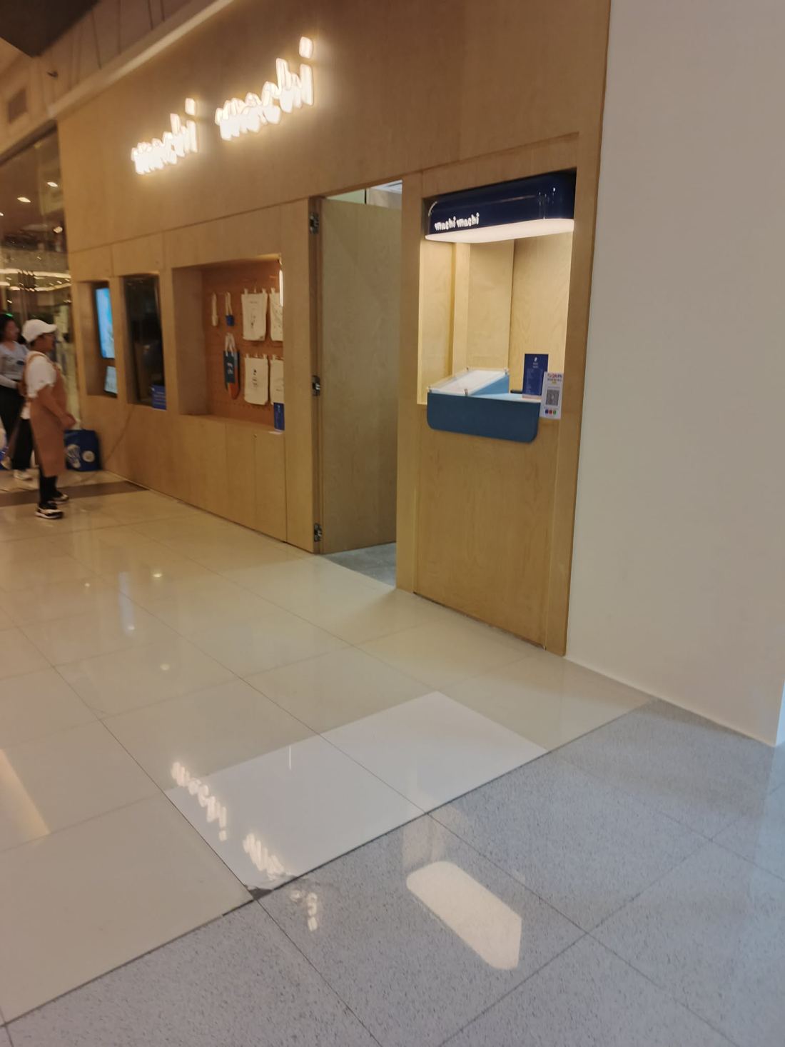 machi machi kiosk fit-out